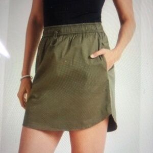 SUNDRY FOR EVEREVE Sundry Skirt with Bungee Drawcord in Olive